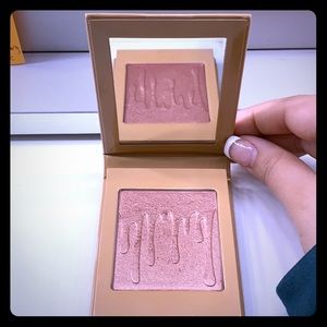 Kylie Cosmetic/ Blush